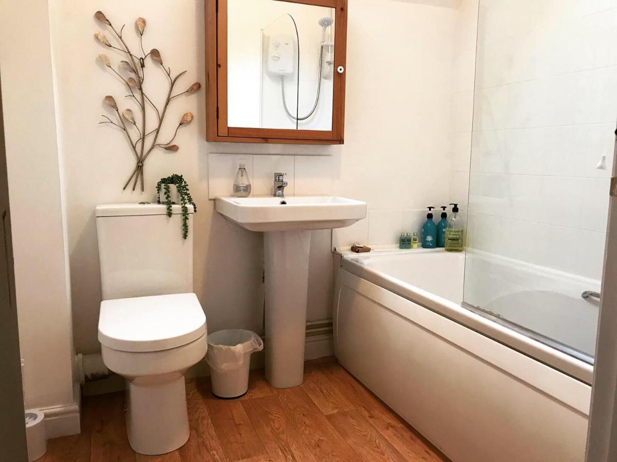 Clarabel's Guest House- The Nook *